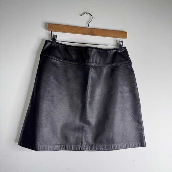 Dolce & Gabbana Women's Black Leather Mini Skirt - Picture 2 of 11